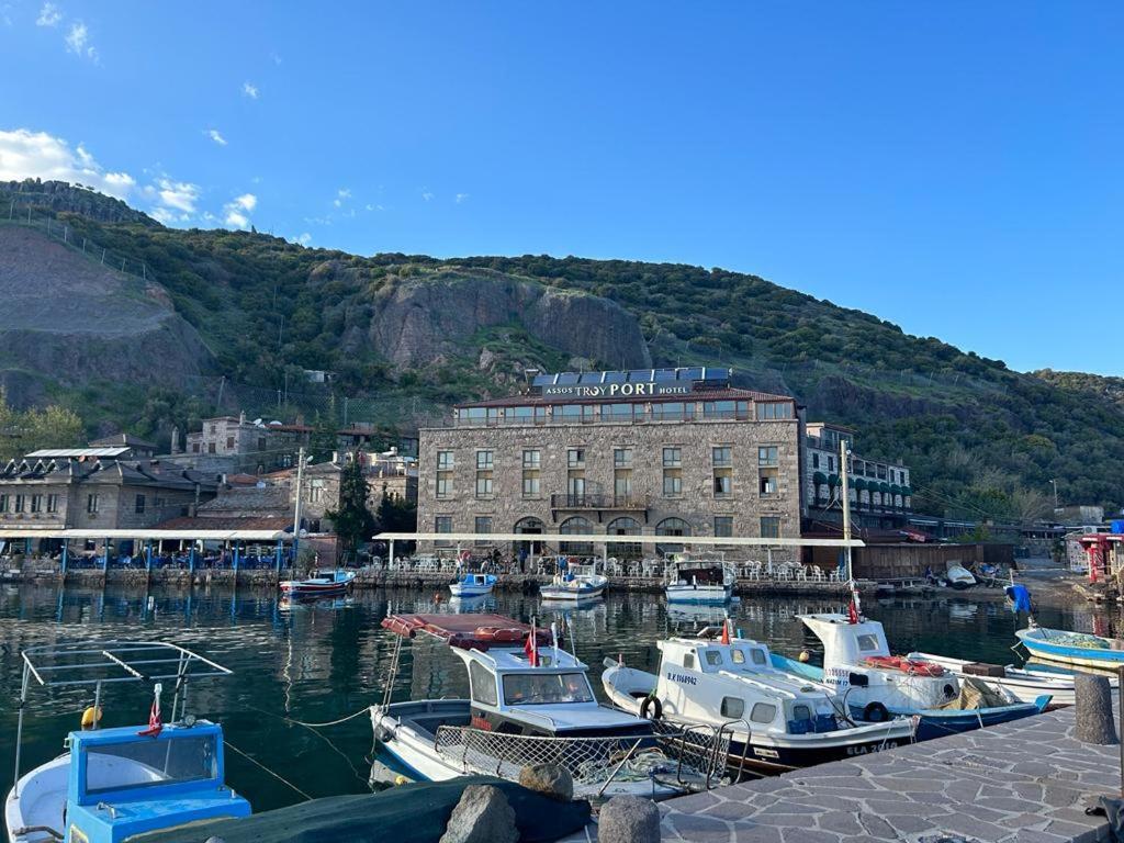Assos Troy Port Hotel Exterior photo